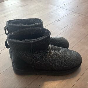 UGG classic mini sparkle boot black with silver dots size 8